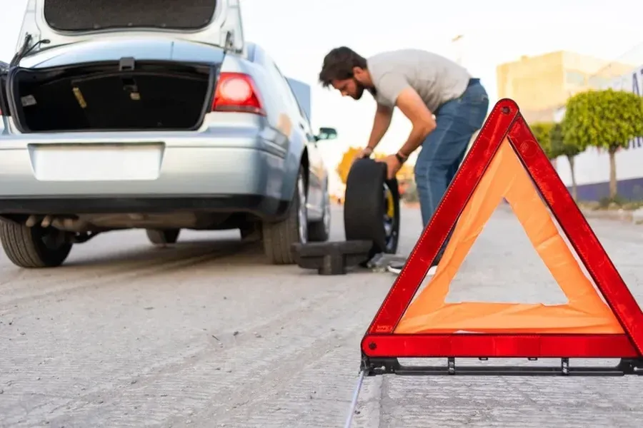 When To Call For Roadside Tire Service During A Breakdown New Orleans, LA When To Call For Roadside Tire Service During A Breakdown New Orleans, LA